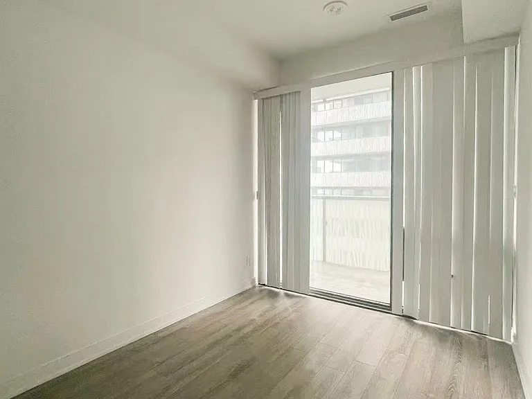 50 Charles St E #4207 — Photo 4