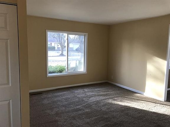 5th image of 3815 Latham St