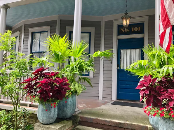 101 Brady St, Savannah, GA 31401