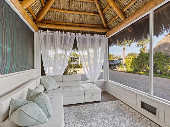 825 River View DR, EVERGLADES CITY, FL 34139