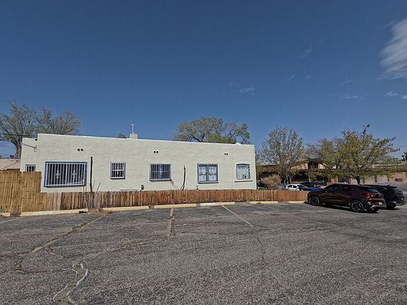 2nd image of 1714 1/2 Gold Ave SE #1714