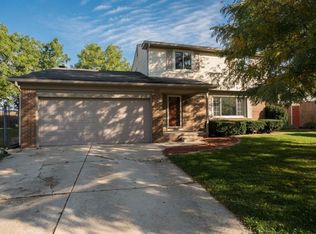 535 Marlpool Dr, Saline, MI 48176