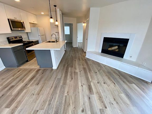 5th image of 4495 North Ave APT 5