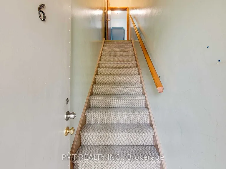 58 Leyton Ave #6 — Photo 4