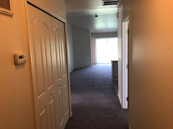 3rd image of 4557/4559 Leonard Blvd S