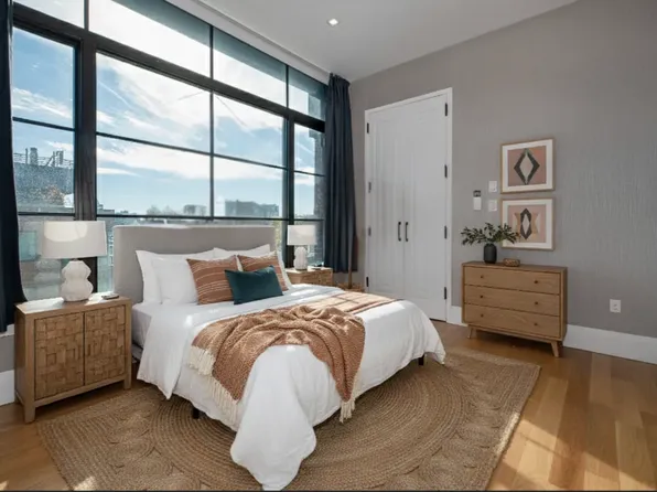 329 Gates Avenue image 2 of 19