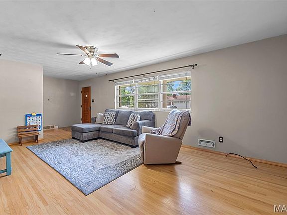 5th image of 1835 Westridge Dr