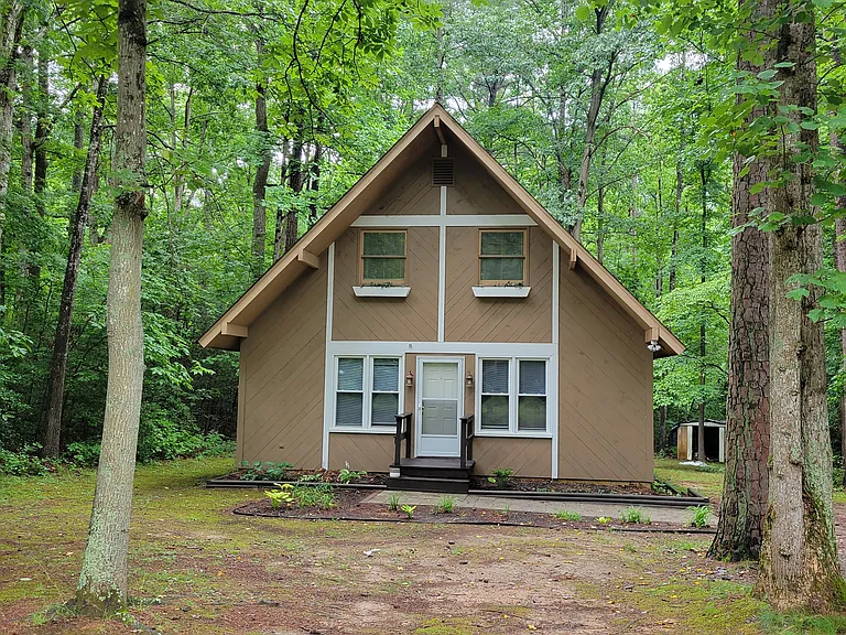 135 Land Or Dr — Photo 2
