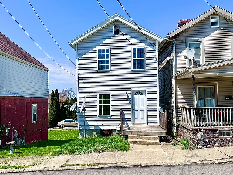 830 Morton St — Photo 16