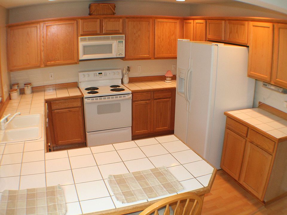 1st image of 631 125th Ave NE