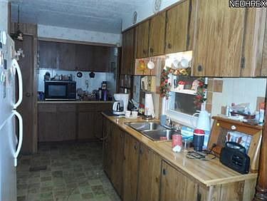 4th image of 5074 University Dr