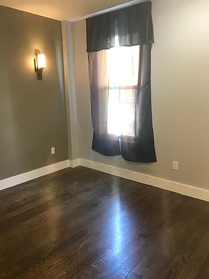 Rented by Premier Metro Realty Corp | media 23