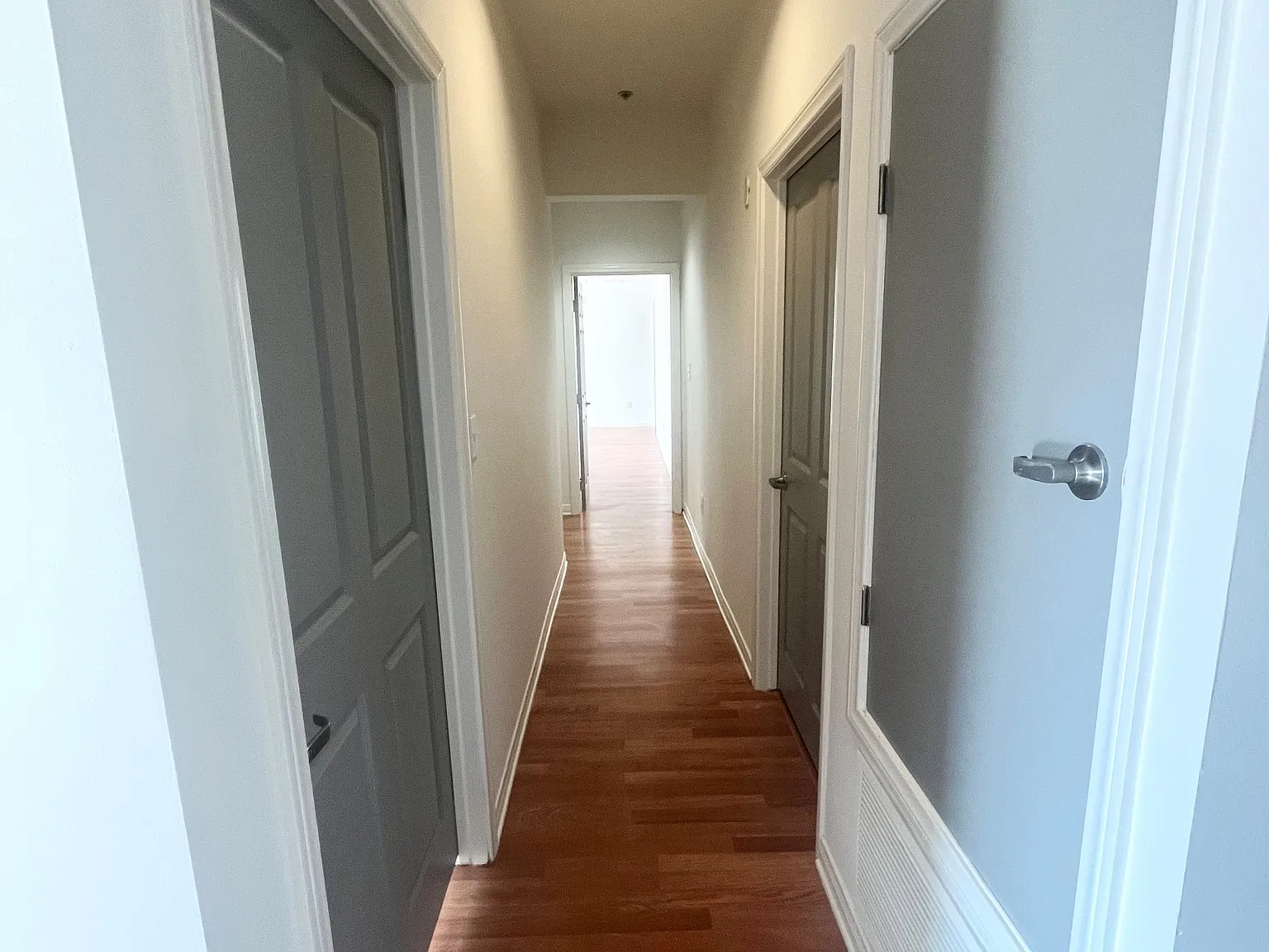 Kester Ave, Van Nuys — Photo 4
