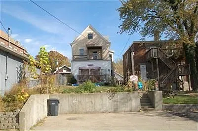 Building Photo 3
