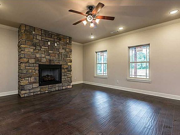5th image of 1008 Vista Bell Dr