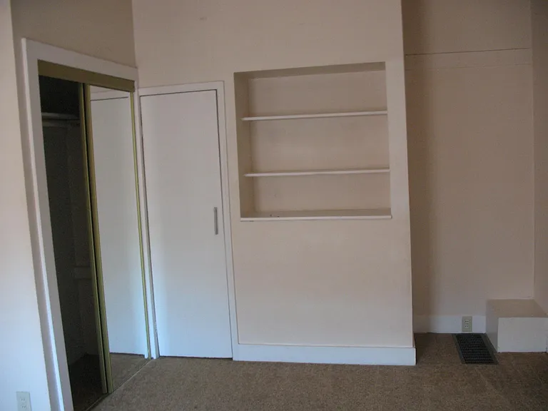 218 E Rochelle St #4 — Photo 5