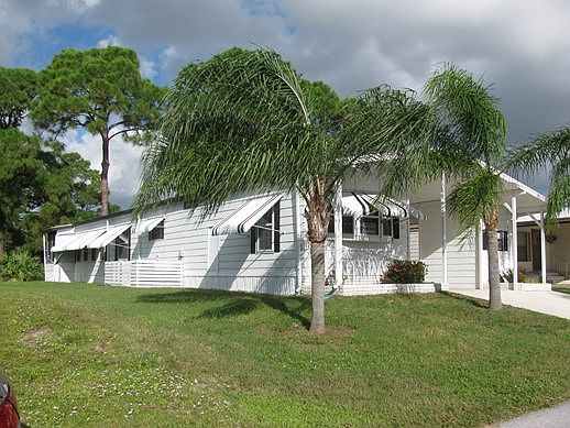 3rd image of 61 Las Casitas