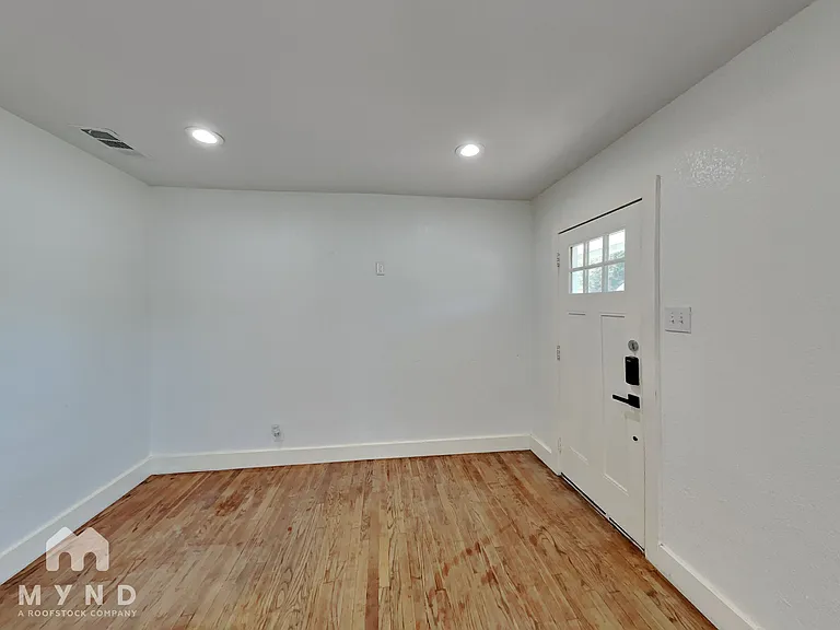 2302 S Polk St — Photo 3