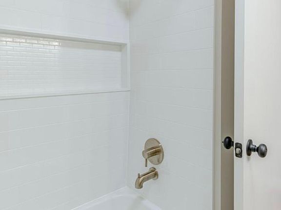 4th image of 8516 Bailey Ave #8516