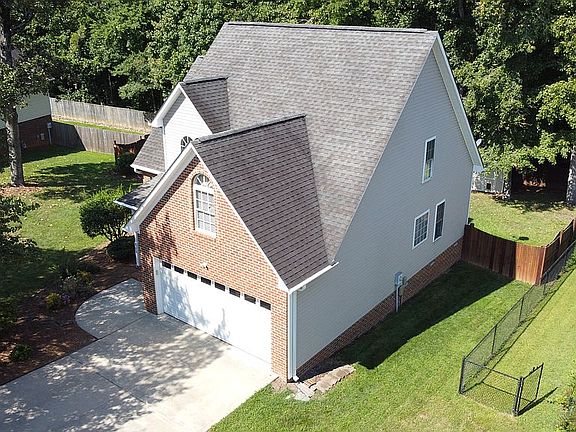 3rd image of 602 Brownstone Dr