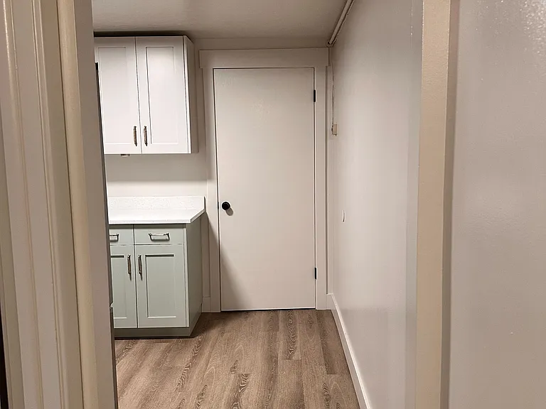 219 E 500 N #3 — Photo 9
