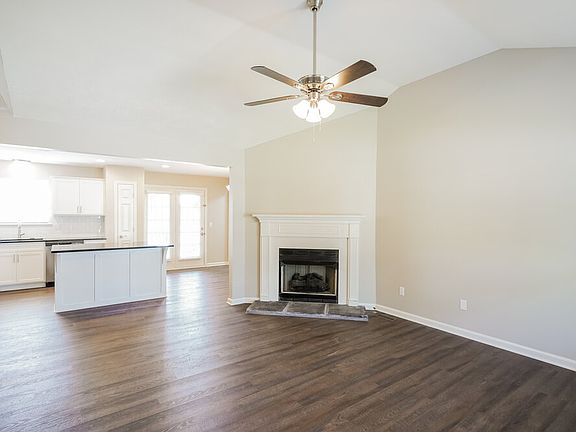 3rd image of 1029 Windtree Trce