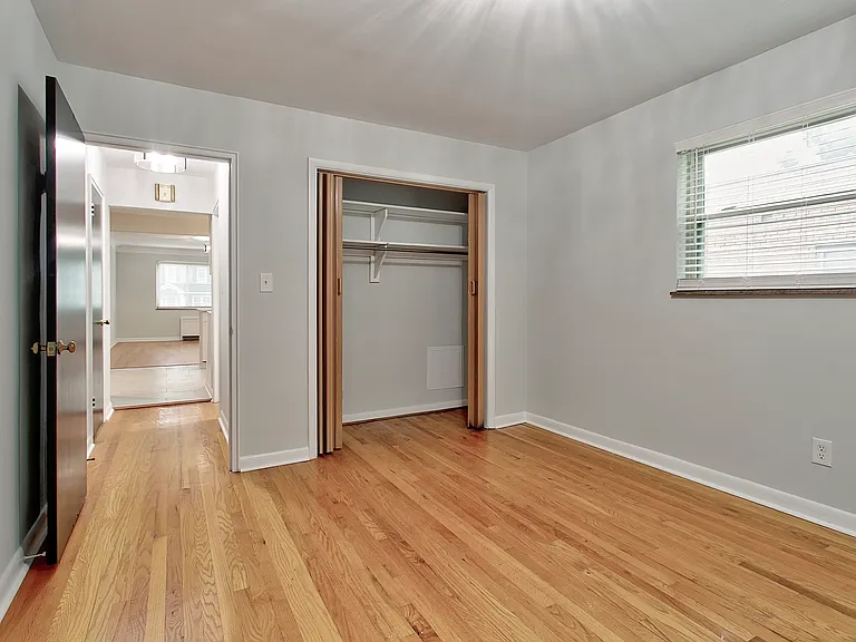3279 Linwood Ave #3 — Photo 8