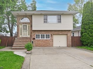 23-16 Ward St, Fair Lawn, NJ 07410