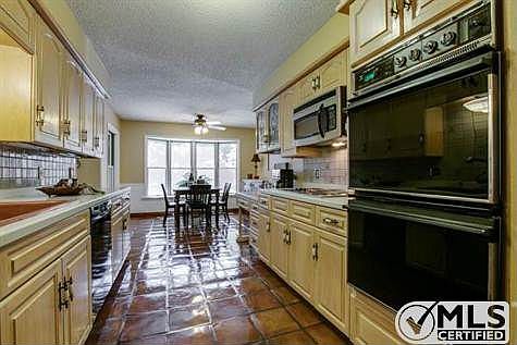 4th image of 6200 Glengarry Ct
