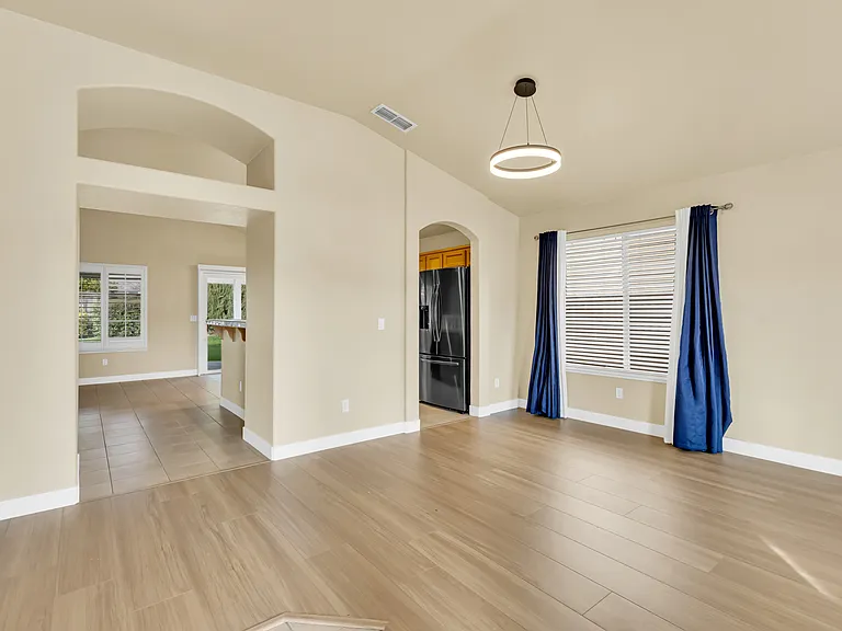 8795 Monterey Oaks Dr — Photo 8