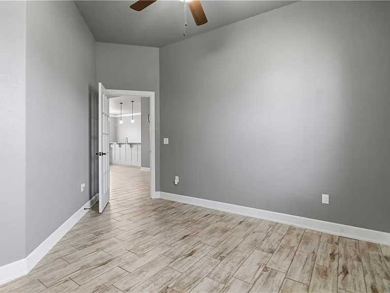 1340 Sweetbriar Cir — Photo 21