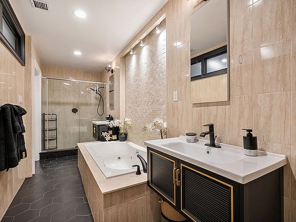 5th image of 208 W 112th St APT 1