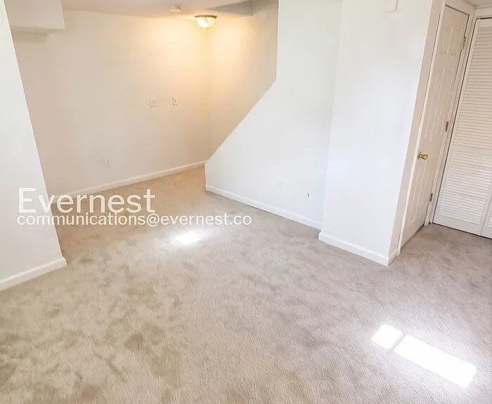 129 Royallbrook Ln — Photo 19