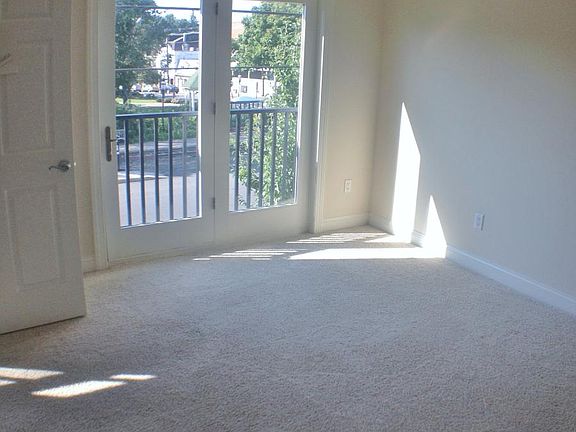 4th image of 90 Park Ave APT 202