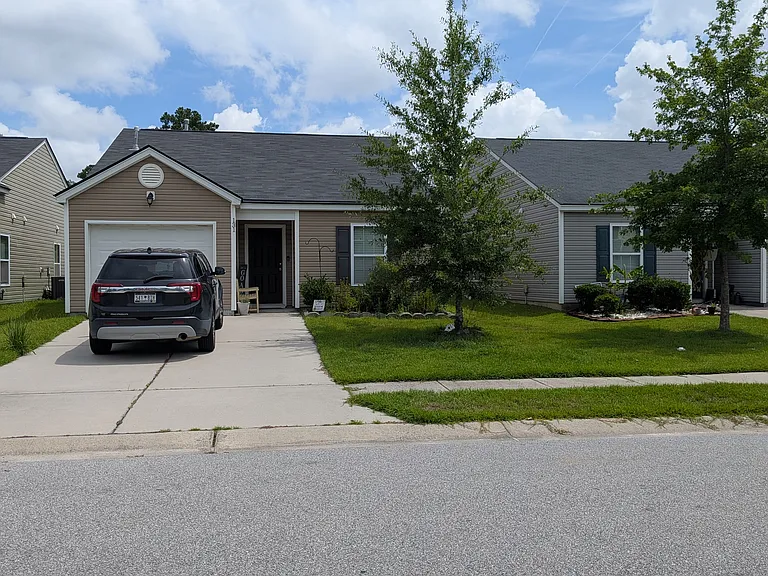 131 Brittondale Rd — Photo 1