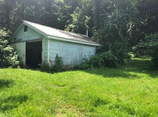 2196 Foxs Mill Rd, Penn Yan, NY 14527