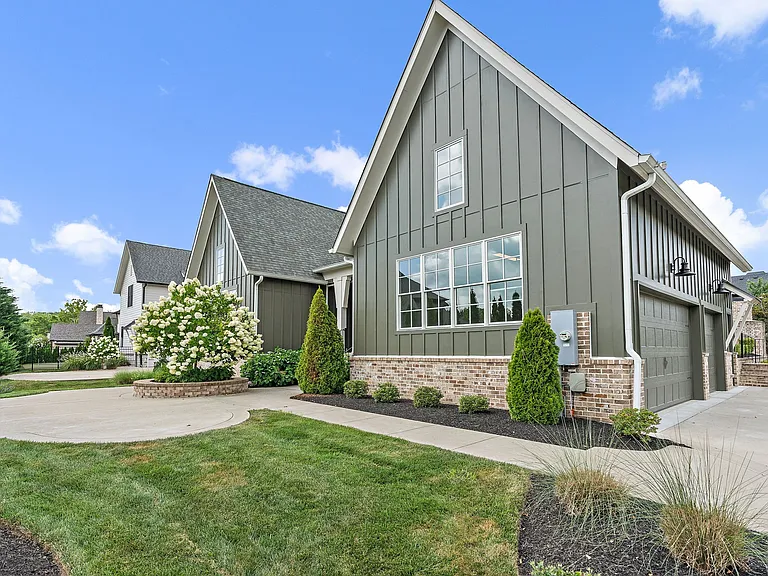 8808 Edgecomb Dr — Photo 56