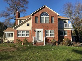 112 Avon Pl, Amityville, NY 11701
