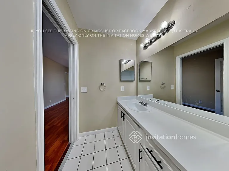 1451 SW 10th St — Photo 18