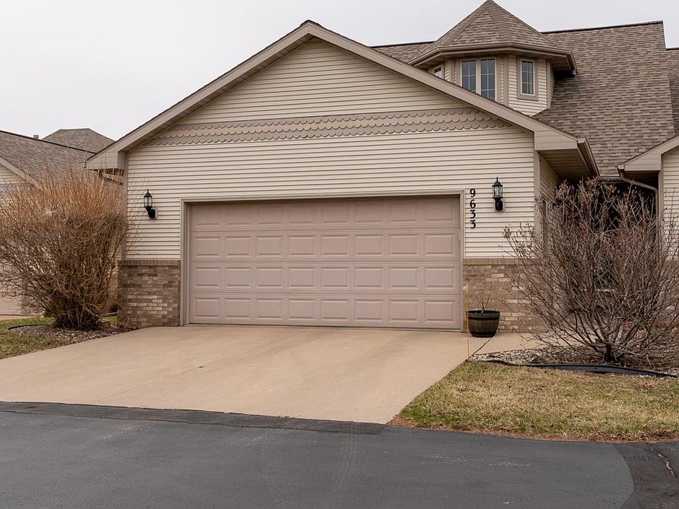 Victorian Village Condo!