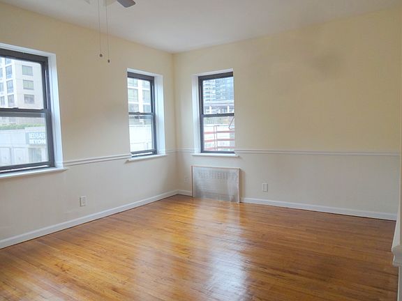 3rd image of 355 E 61st St APT 4A