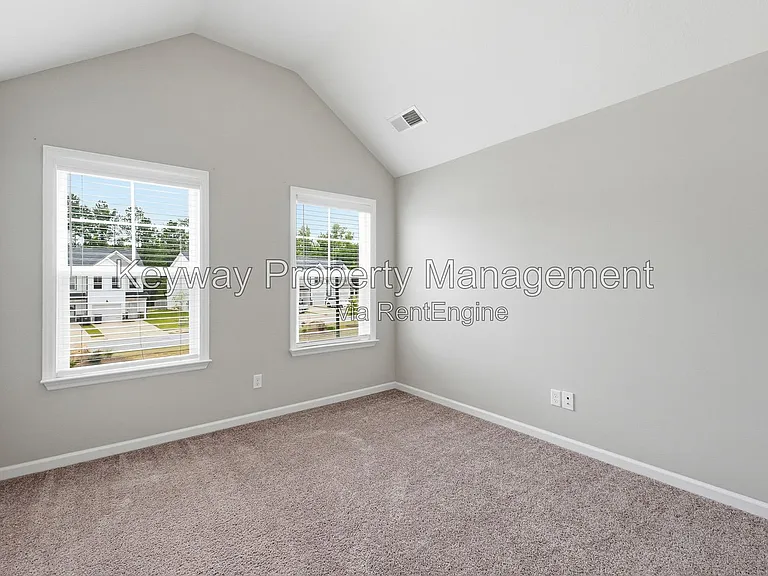 228 Linsmore Ln — Photo 11