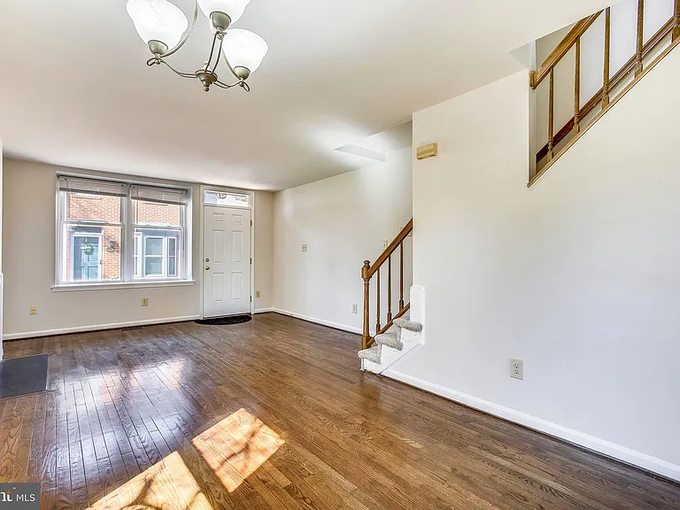 1525 Oronoco St — Photo 7