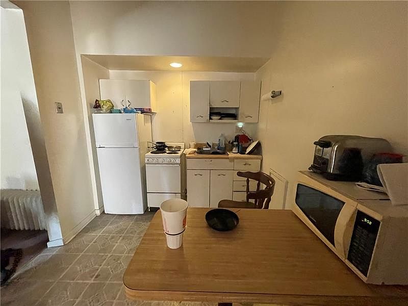 82 S Oakland Ave Sharon PA Zillow