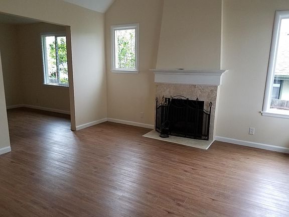 4th image of 322 Fairway Dr