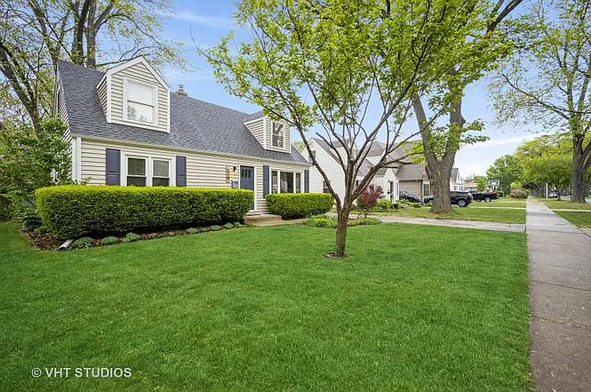 4 bed, 1.5 bath, 1344 sqft, $3,577 — Photo 3
