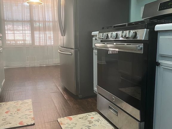 2nd image of 725 Windemere Oak Way