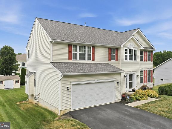 4th image of 807 Crestwood Dr #106
