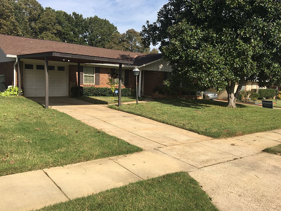 2nd image of 2808 Round Grove Ln