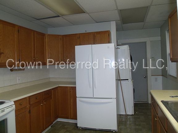 4th image of 710 W Belmar St